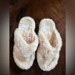 Furry slipper shoes